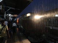 激しい雨に心が折れかけます。