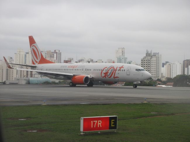 新しいB737-800はGOL+と表示されている<br /><br />