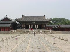 昌徳宮の隣りには、昌慶宮があります。1,000ウオン(90円)。