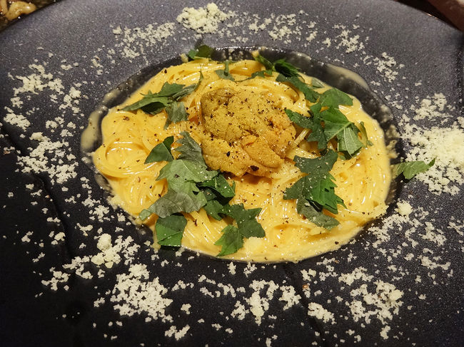 ウニのクリームパスタ。濃厚です。