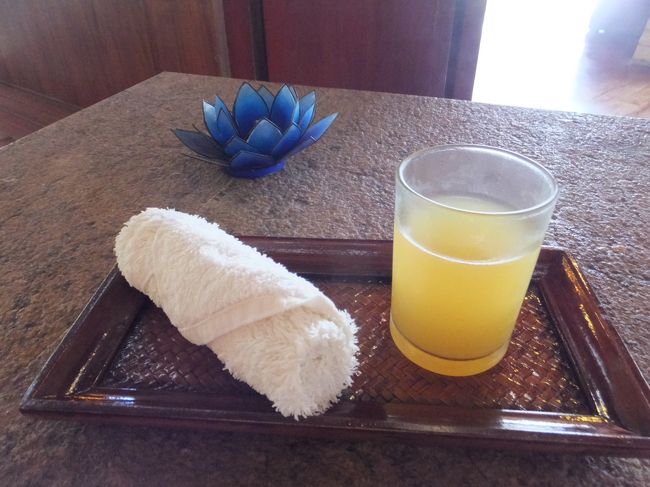まずはレセプションで手続きを終えるとウェルカムドリンク。<br />支払いの際にはゴールデンサークルの会員カードを提示してポイントをつけてもらいましたが、ゴールド会員なので未だ恩恵を受けたことはありません。