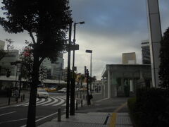 川崎駅から　東海道線に乗車します