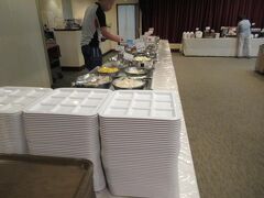 朝食は２階「蘭の間」でのバイキングです。