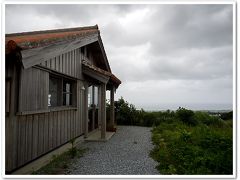 カフェを目指して
ナビ通りに進んで行ったら
なんだか車1台しか通れないような
もんのすごい山道を案内されて
こんな所に本当にカフェがあるの？
と不安になりながら進んで行くと