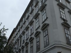 ホテル・ドゥ・フランスから歩いて2分。ベートーヴェンが暮らしていた高級アパート、通称「パスクァラティハウス」。