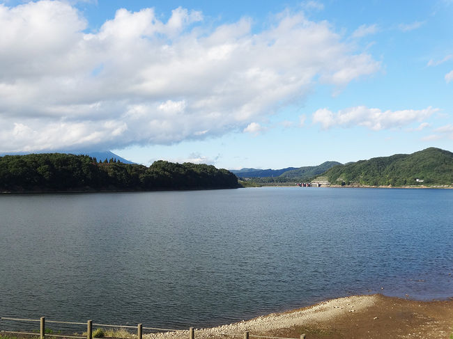 大自然ならではの幸せと美味しい時間を満喫しました(^^♪　<br />芝生の美しさ、森の奥深さ、目の前にそびえる山々…紅葉には早かったけど、これからの真っ赤になる秋、冬の銀世界を迎え、四季折々の自然の風景を思い浮かべるだけで東京とは違う人と埃の少ない地に住む友人が羨ましく感じました(^o^)<br /><br />明日は平泉に行きますよ～(^_^)/～　…続く。<br />