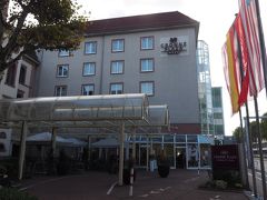 午後4時半、ハイデルベルクのホテルに到着。