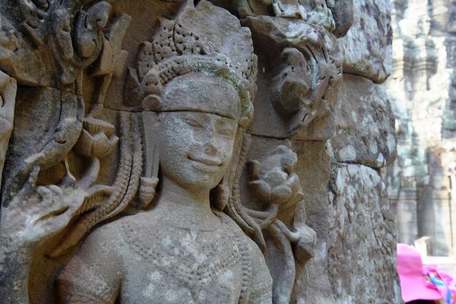 レリーフも本当に細かくて美しいです。