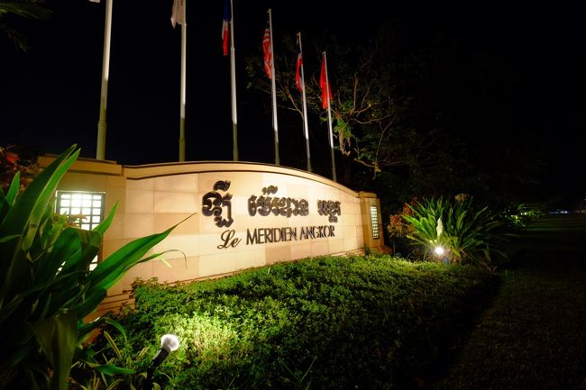 HOTELは中心街から離れているので、トゥクトゥク交渉しました。