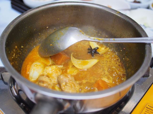 次はCURRYです。