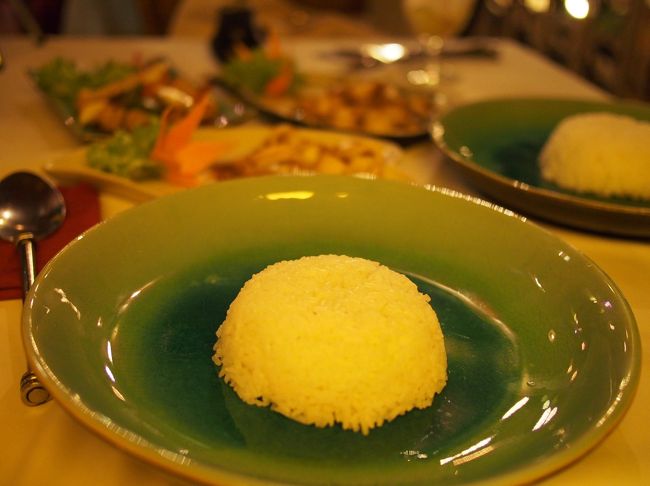 何も言わなくてもご飯は出てきます。しかも大きい。