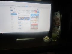 毎度のことながら、某ネットカフェで深夜を過ごすところから…。

手持ちのPCも良いけど、たまにはネットカフェのPCで作業するのも、気分転換になるよねぇ～(;^ω^)。