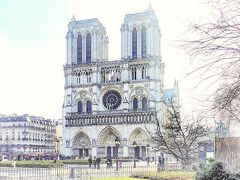 パリのノートルダム大聖堂（Cathédrale Notre-Dame de Paris、ノートルダム寺院とも）