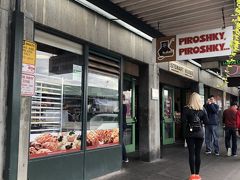 スタバ1号店のすぐ近くにあるピロシキピロシキ
Piroshky Piroshky
その名の通りピロシキのお店
ここは絶対食べたかったので並びました