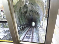 高尾山ケーブルカーから見た風景