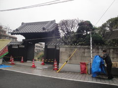 「中道院」の前です。ここにも露店が出ます。