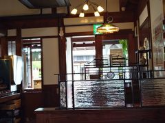 レトロでオシャレな店内のカフェ。