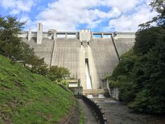 日向見公園から見る堂々たる堤体