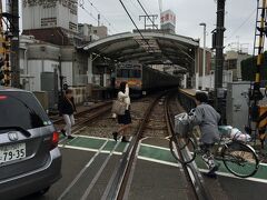 東急大井町線の荏原町駅通過。