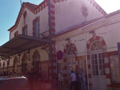 シントラ駅。
ボルトガルは宿泊せず、今夜の飛行機で発つ予定。限られた時間でどこを観光するか迷った挙句、シントラとロカ岬をチョイスしたのです。