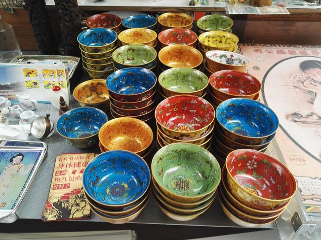 中国っぽいホコリまみれのお茶碗たち……😓<br /><br /><br /><br /><br /><br />