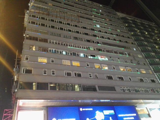 当然のごとく……すっかり夜……🌃<br /><br /><br /><br /><br /><br />でも気にしない気にしない❗<br /><br /><br /><br />よく寝たから気分もスッキリよ🎵<br /><br /><br /><br /><br /><br /><br /><br /><br />とりあえず香港の夜景でも見に行きましょうかね……🌃🌉✨<br /><br /><br /><br />