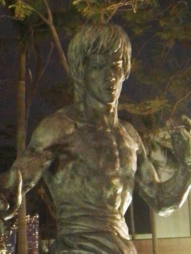 「アチョウ～」の「ウ～」の部分のお顔💕<br /><br /><br /><br /><br /><br />こちらの公園はあまり知られてないようで……観光客もほとんどいなく……地元のカップルがイチャイチャしてましたわん……💓💑💓<br /><br /><br /><br /><br /><br />