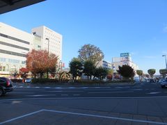 帰りの新幹線　予約をとってあったので　
上田駅に戻って　時間をチェック　

上田城による時間がありそう