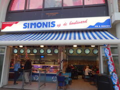 スへフェニンゲンでぜひ来たかったお店「シモニス」
キベリング（タラのフライ）が美味しいとのことでやってきました。