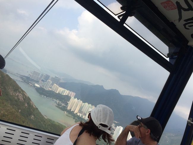 またしても写真を撮り忘れていますが、ロープウェイを降りたあとは駅の反対側のアウトレットで買い物しバスで空港まで向かいます。<br />バスでは確か15分くらい！<br />電車で行くと乗り換えしなきゃなので、こちらの駅から空港に行く場合はバスがオススメ♪<br /><br />時間によると思いますが、多いときは1時間に4～6本くらいあった記憶。