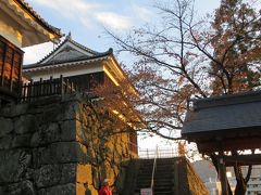 上田城　櫓・櫓門は　まだ開館中でしたが　
入館16:40まで　閉館が17:00

話し合いの結果　
入館はしませんでした