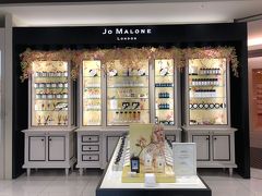 Jo　MALONEで香りの確認。

今回はポメグラネート ノアールを購入する予定。
場所はHelsinki airportかな。