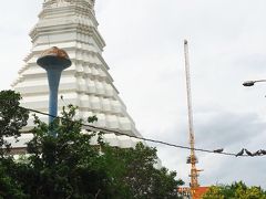 Wat Paknamは最近SNSで話題の日本人に人気の寺院で、ずっと気になっていた場所。
Wat Khun chanの目と鼻の先にあるのでWat Khun chanとセットで訪れる人も多いそう。　