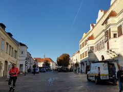 　8:40 ホテル出発　アイゼンシュタット市内観光。
メインストリートのハウプト通り　