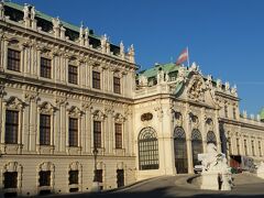 　豪華な建物　
　トルコ軍からウィーンを救った英雄プリンツ・オイゲン公（1663～1736）の夏の離宮。オーストリア風バロック建築の代表格。


