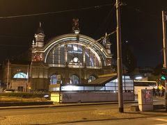 フランクフルト中央駅到着。
この辺の夜の治安は悪そうだったので、足早にホテルへ。
お昼ご飯がまだお腹に残っていたので、夕飯はなしでおやすみなさい…