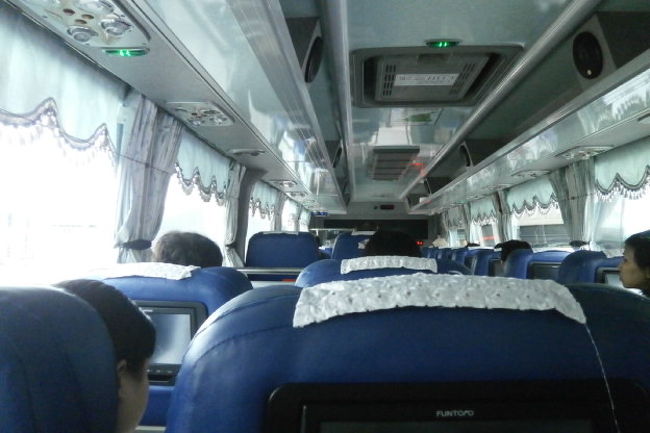 地下鉄が台北までつながったと聞いていたけど、バスにしました<br /><br />地下のチケット売り場で台北まで2枚購入<br /><br />