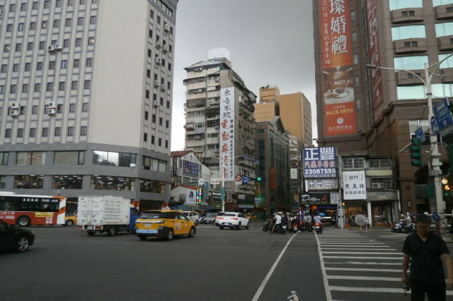 ホテル到着　15時チェックイン前だったので、ホテルに荷物を預けて<br /><br />街を散歩