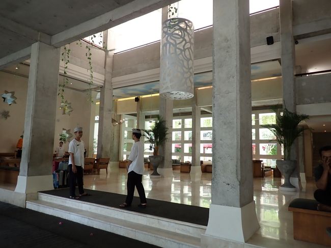 アムナヤクタは、リーズナブルだけど、綺麗で居心地の良いお勧めホテルだと思います。私達は、1部屋2名　1万円弱で取れました。エキストラベッドは50万ルピアでした。