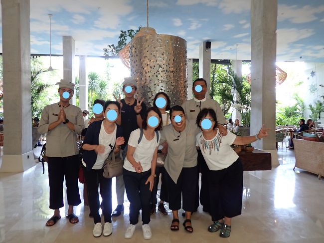 朝食後　スタッフと懸念撮影。ここのスタッフもみんな感じがとてもいい。