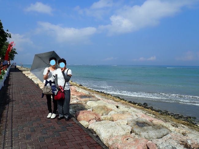 朝食後、午前中はフリータイムとしました。<br />ショッピングにはみんな　余り興味ないし、暑い中　クタの雑踏を歩きたくもないし・・・<br />部屋でのんびりする人、クタビーチ散歩する人、最後にマッサージに行く人、午後からのワカガンガ出発まで　暫し休息。