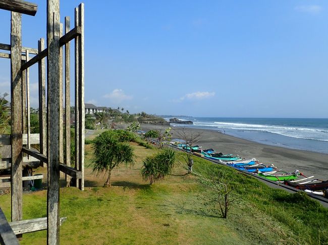 期待が膨らみ過ぎていました。<br />物凄くダイナミックな海とビーチ、その反対側には、果てしなく続く緑のライステラス・・・桃源郷のイメージを勝手に作り上げていました。<br />「あぁ、これ？」<br />期待し過ぎは　ダメですね。<br />