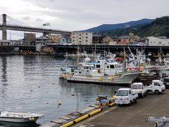 小田原漁港へ出ました。