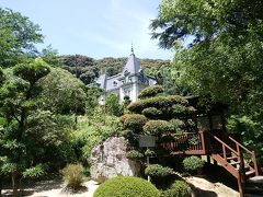 萬翠荘を見学します。旧松山藩主の久松邸別宅で、大正時代に建てられたフランス風洋館です。