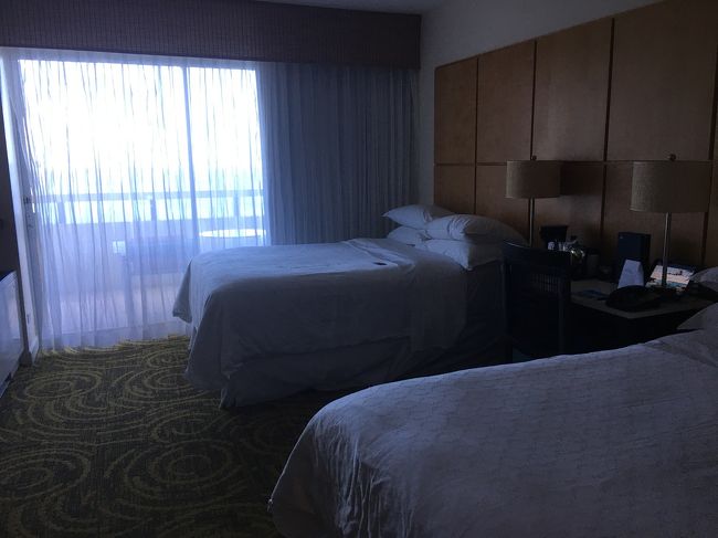 お部屋はオーシャンフロントツイン<br /><br />今回はSPGのサイトから予約しています<br />たぶんアップグレートしていただき、高層階29階のお部屋でした。