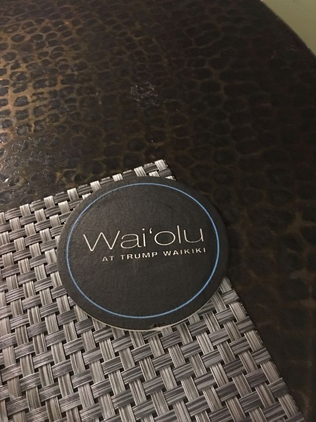 ここで、スマホの電池切れ (⌒-⌒; )<br /><br />ワンオルの店内では、ライブで演奏が流れてて<br />ハワイアン の感じではなく、アメリカンかな。<br />雰囲気もgoodです。<br /><br />花火も特等席でみれました。<br />打ち上げと同時に店内を暗くしてくれました。