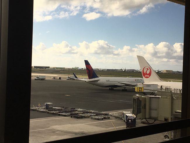 二週間前に  新しい サクララウンジ ハレがオープンしていました。チェックインが早かったので、一番乗りです。<br /><br />関空行きの飛行機は ゲートＣからなので、新しいラウンジが近くて便利。