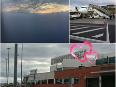 AM09:15 頃 
マデイラ島  フンシャル空港にほぼ定刻に到着。

正式は、クリスティアーノ・ロナウド・マデイラ国際空港。2016年に改名。
建物の上にロナウドの顔あった！でも、小さくてよくワカラナイ。(゜〇゜;)??


