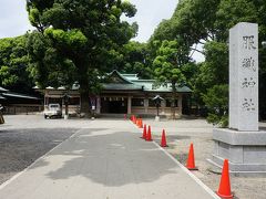 ●服織神社＠真清田神社境内

「はとり」神社と読みます。
真清田神社の境内にあります。
お祀りされている神様は「萬幡豊秋津師比売命」といい、真清田神社の神様の母神です。別名、七夕祭りの織姫「棚織姫神」といわれ、この地方の地場産業の織物の神様として信仰されています。
