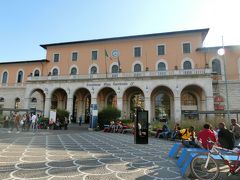 到着したのは１６時頃。
ピサ中央駅からピサの斜塔までは少し歩くので、google mapでバスの経路を検索しましたが、出て来ない！！